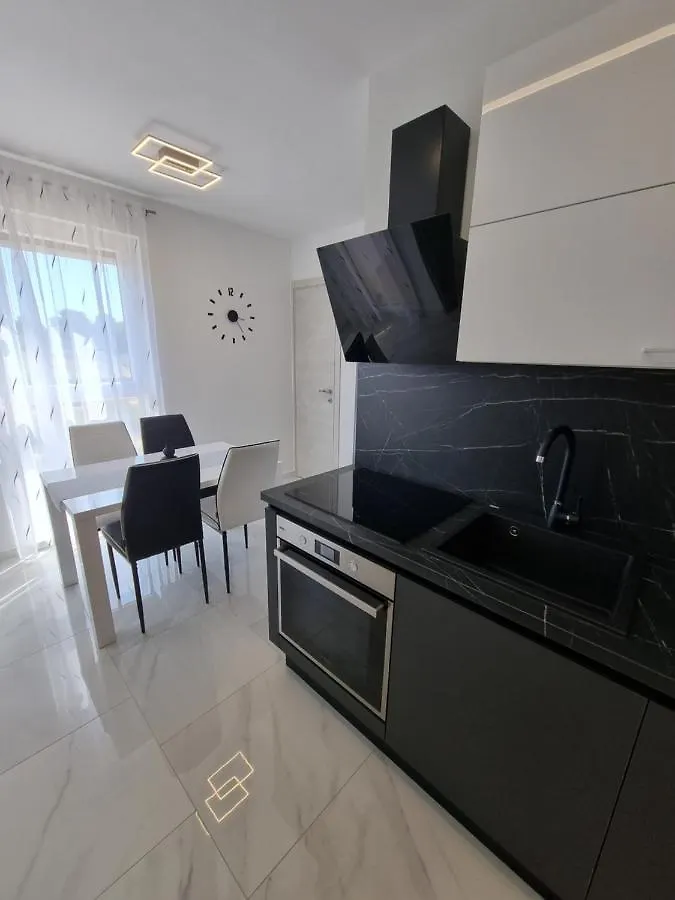 Apartment Sette Monti Πούλα